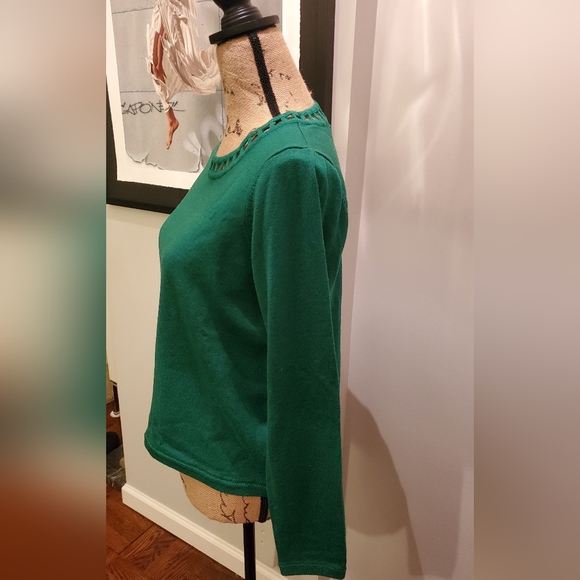 Gorgeous Milly sweater in kelley green - Picture 2 of 5